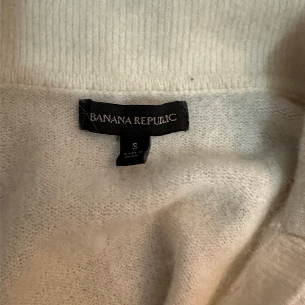 Banana republic cream polo sweater - Picture 2 of 3